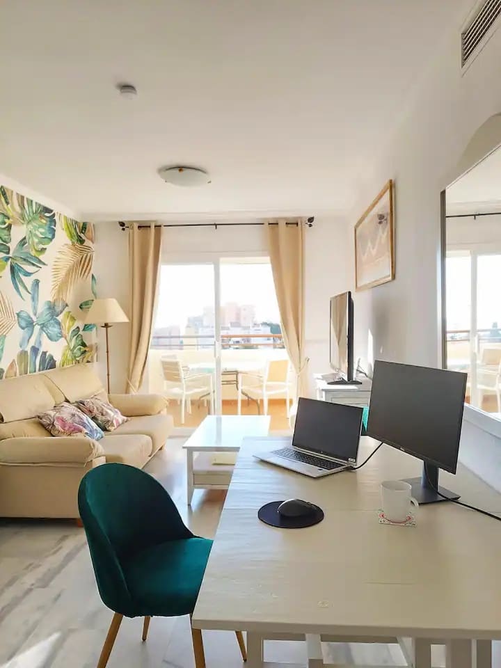 2 bedroom Beach Apartment for holiday rental in Benalmadena with pool garage - € 700 (Ref: 9434909)