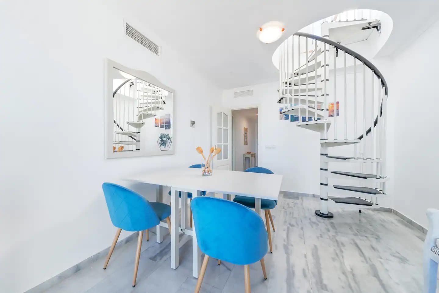 2 bedroom Beach Apartment for holiday rental in Benalmadena with pool garage - € 700 (Ref: 9434909)