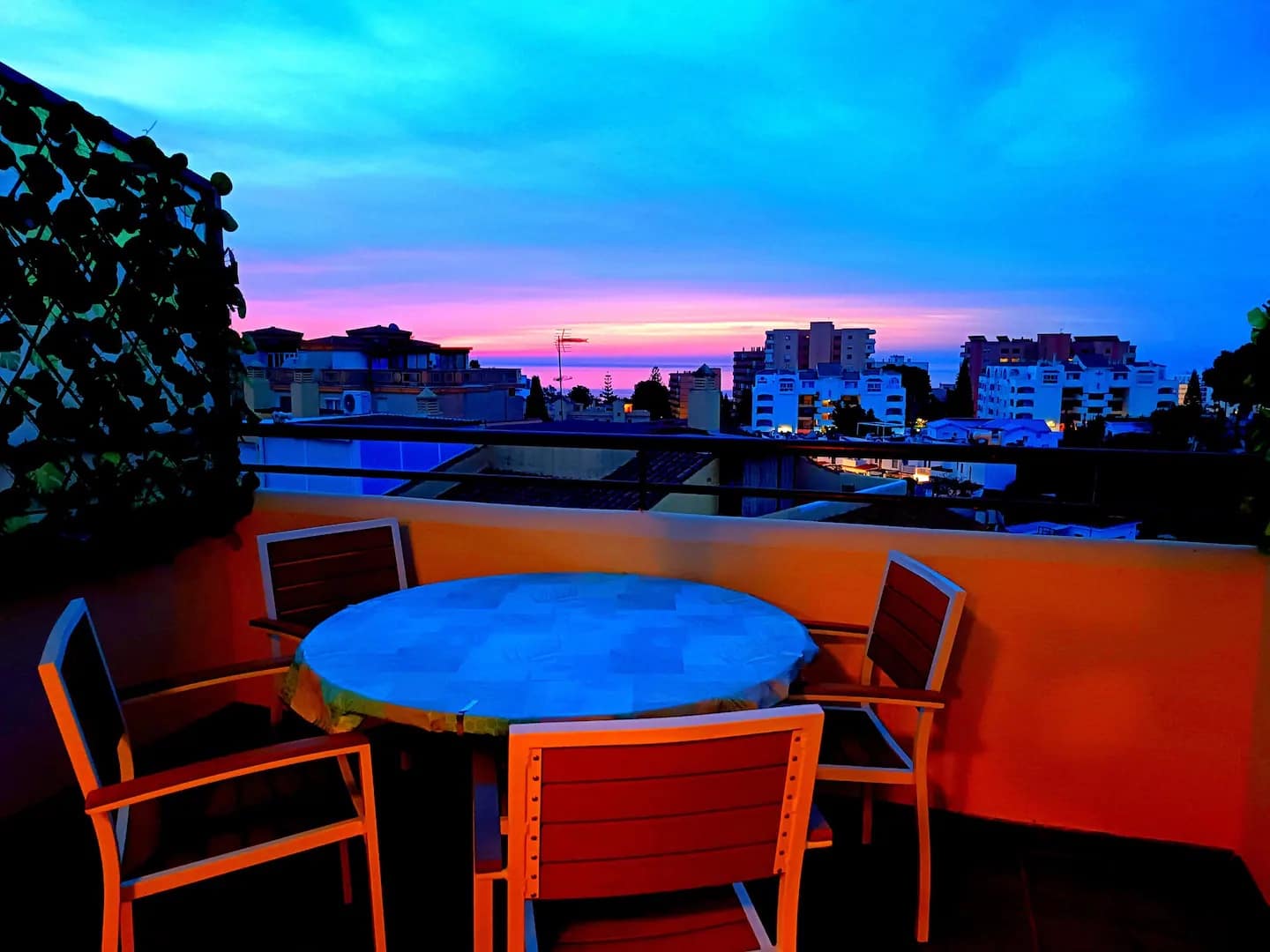 2 bedroom Beach Apartment for holiday rental in Benalmadena with pool garage - € 700 (Ref: 9434909)