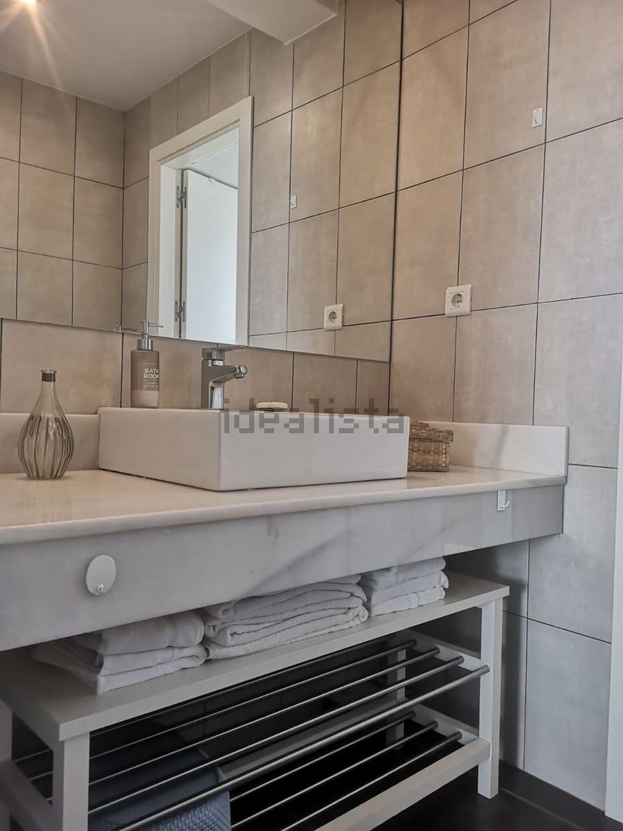 2 bedroom Beach Apartment for holiday rental in Torremolinos with garage - € 490 (Ref: 9434913)