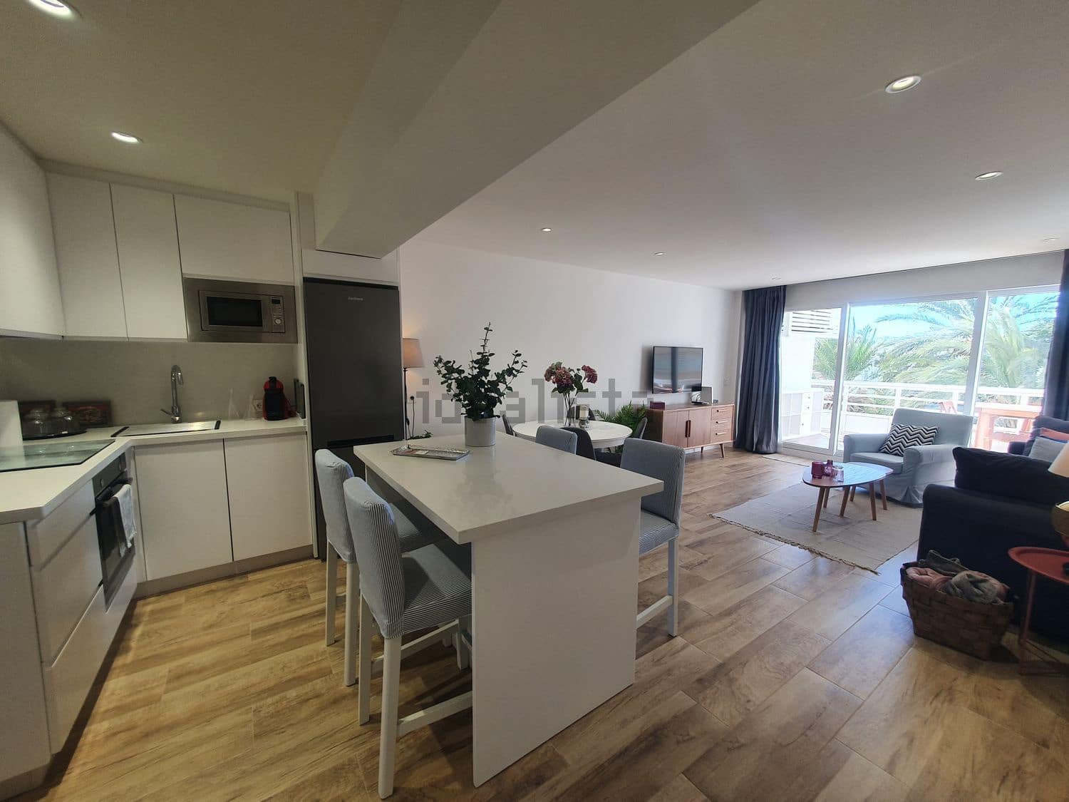 2 bedroom Beach Apartment for holiday rental in Torremolinos with garage - € 560 (Ref: 9434914)