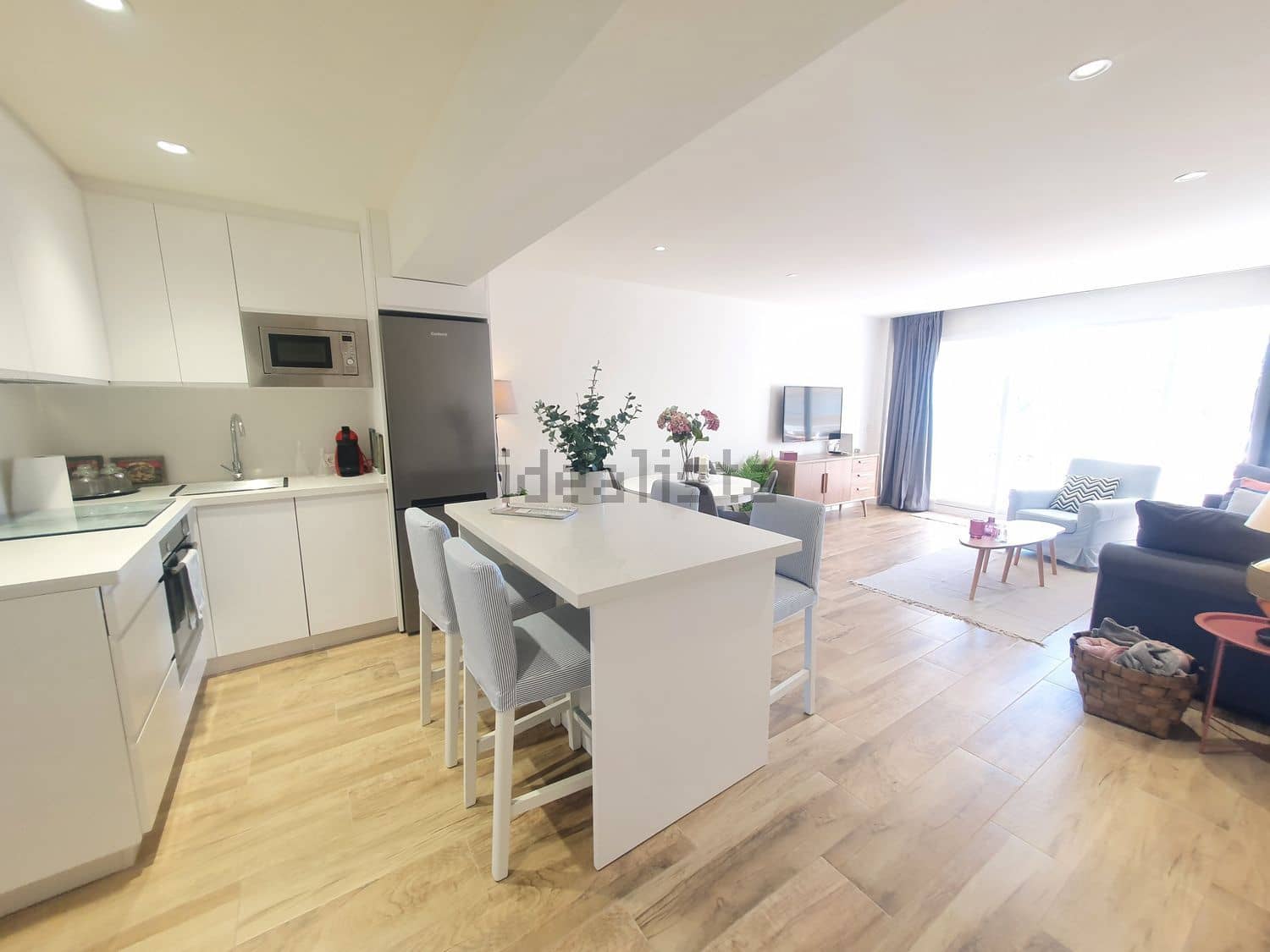 2 bedroom Beach Apartment for holiday rental in Torremolinos with garage - € 560 (Ref: 9434914)