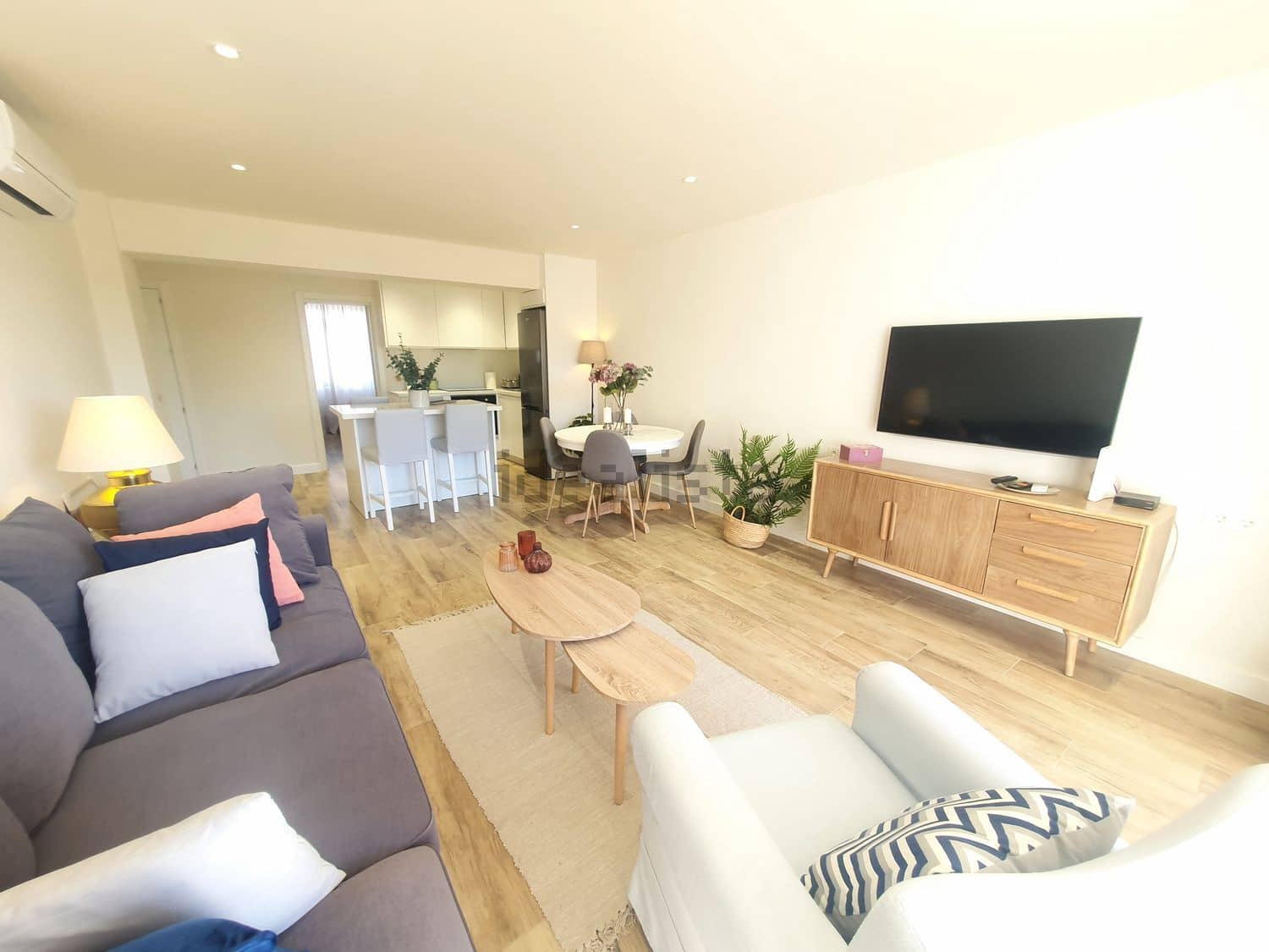 2 bedroom Beach Apartment for holiday rental in Torremolinos with garage - € 560 (Ref: 9434914)