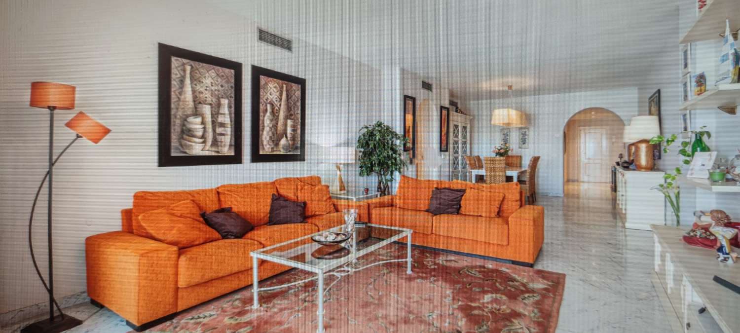 3 soverom Leilighet til salgs i Puerto Banus med svømmebasseng garasje - € 1 450 000 (Ref: 9434918)