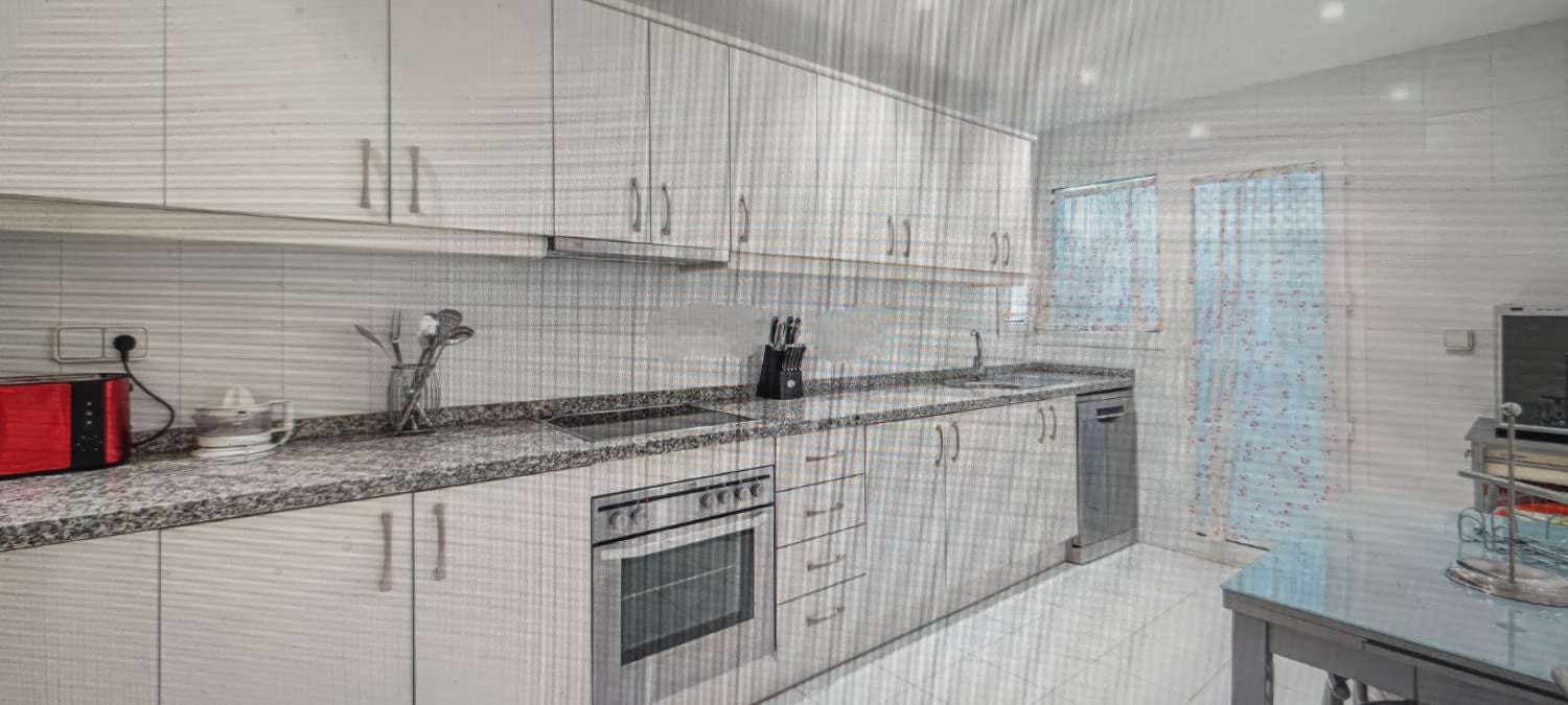 3 soverom Leilighet til salgs i Puerto Banus med svømmebasseng garasje - € 1 450 000 (Ref: 9434918)