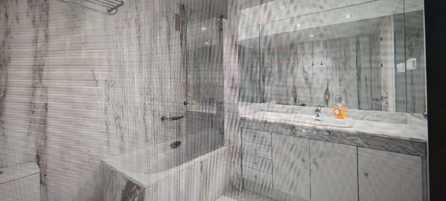 3 soverom Leilighet til salgs i Puerto Banus med svømmebasseng garasje - € 1 450 000 (Ref: 9434918)