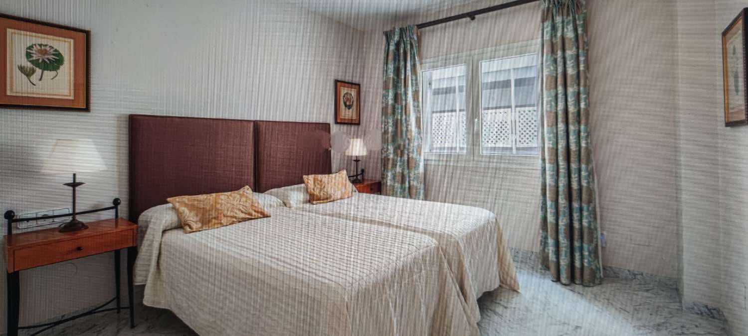 3 soverom Leilighet til salgs i Puerto Banus med svømmebasseng garasje - € 1 450 000 (Ref: 9434918)