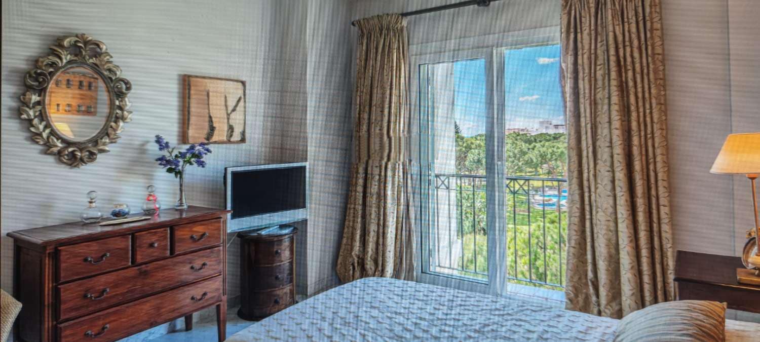 3 soverom Leilighet til salgs i Puerto Banus med svømmebasseng garasje - € 1 450 000 (Ref: 9434918)