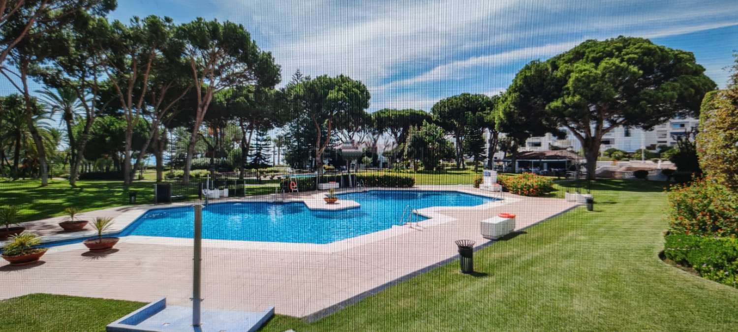 3 soverom Leilighet til salgs i Puerto Banus med svømmebasseng garasje - € 1 450 000 (Ref: 9434918)