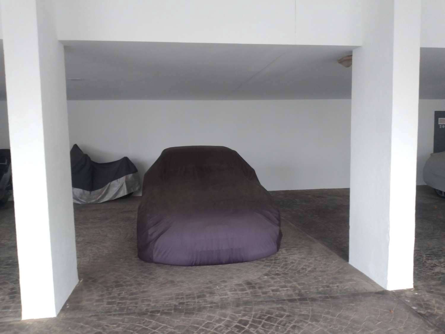 Garaje en Benalmádena en venta - 75.000 € (Ref: 9434919)