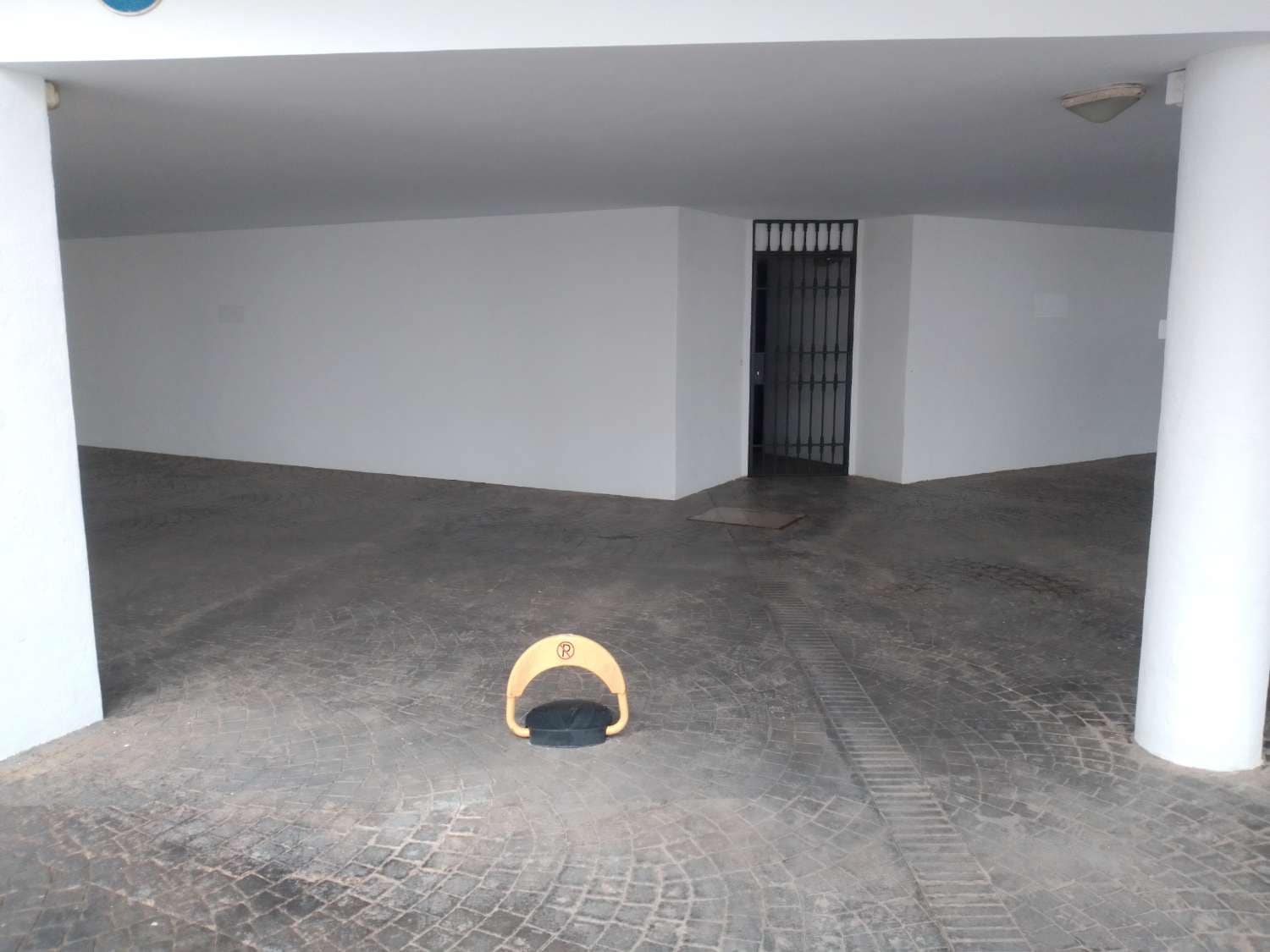 Garaje en Benalmádena en venta - 75.000 € (Ref: 9434919)