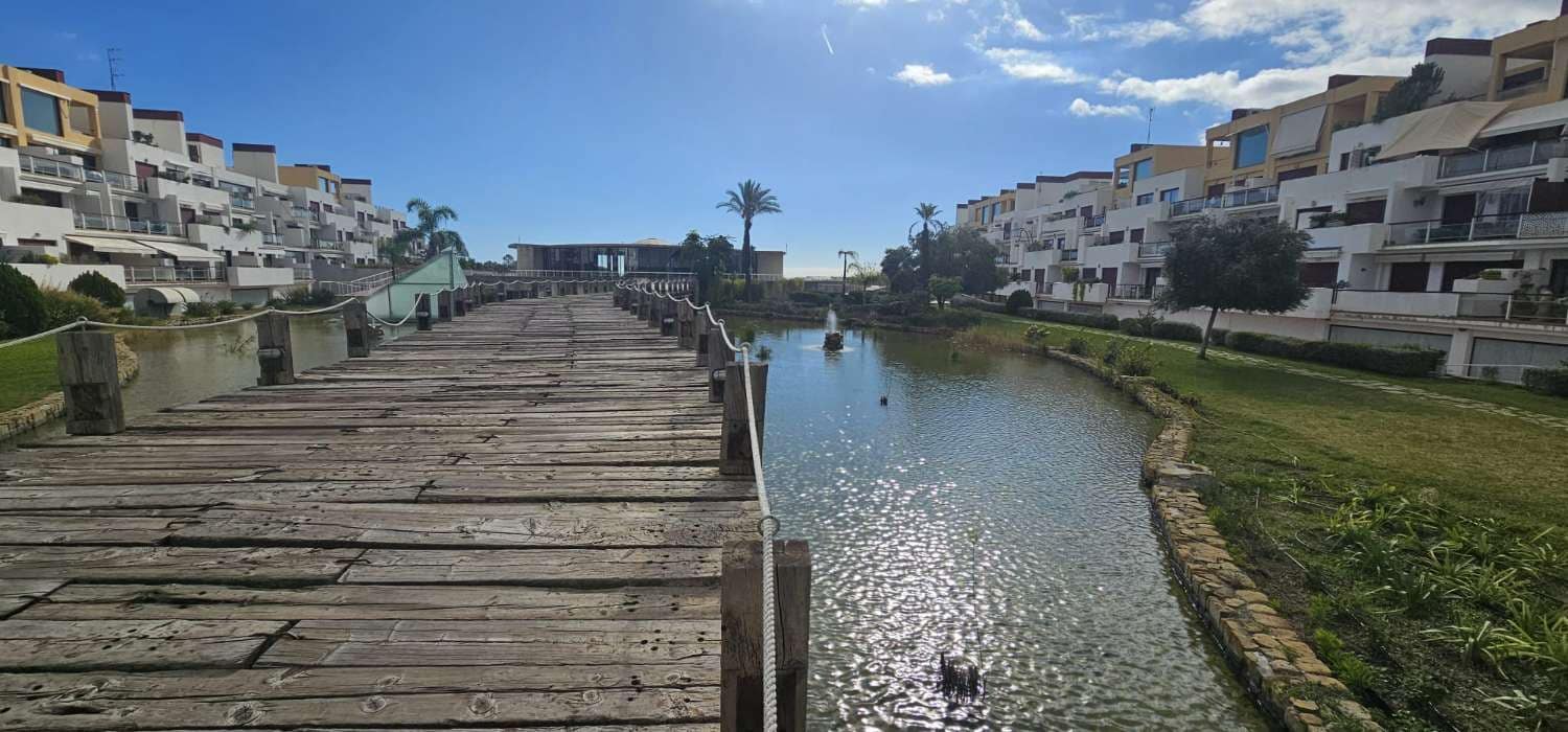 Villa/Maison de 2 chambres à louer à Benahavis avec piscine - 3 000 € (Ref: 9436817)