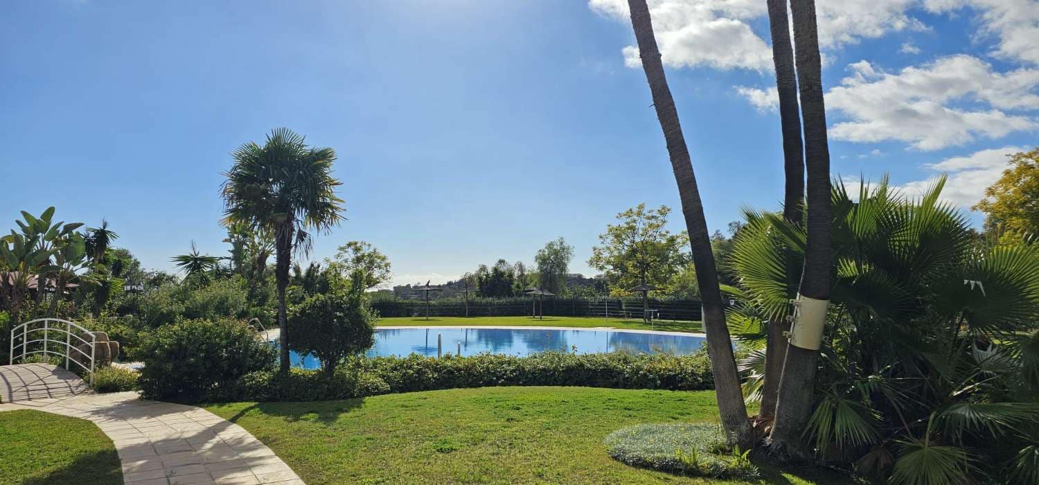 Villa/Maison de 2 chambres à louer à Benahavis avec piscine - 3 000 € (Ref: 9436817)