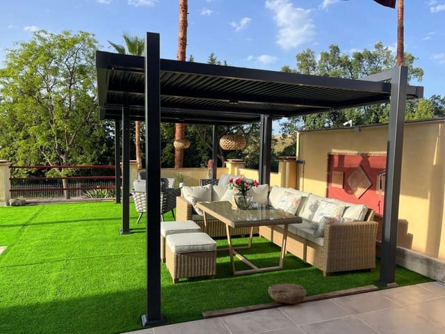 Villa/Maison de 2 chambres à louer à Benahavís avec piscine - 3 000 € (Ref: 9436817)