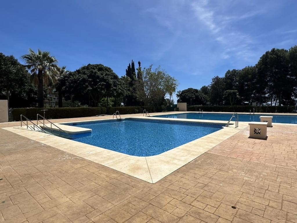 Studio til salg i Benalmadena med swimmingpool - € 169.950 (Ref: 9436819)