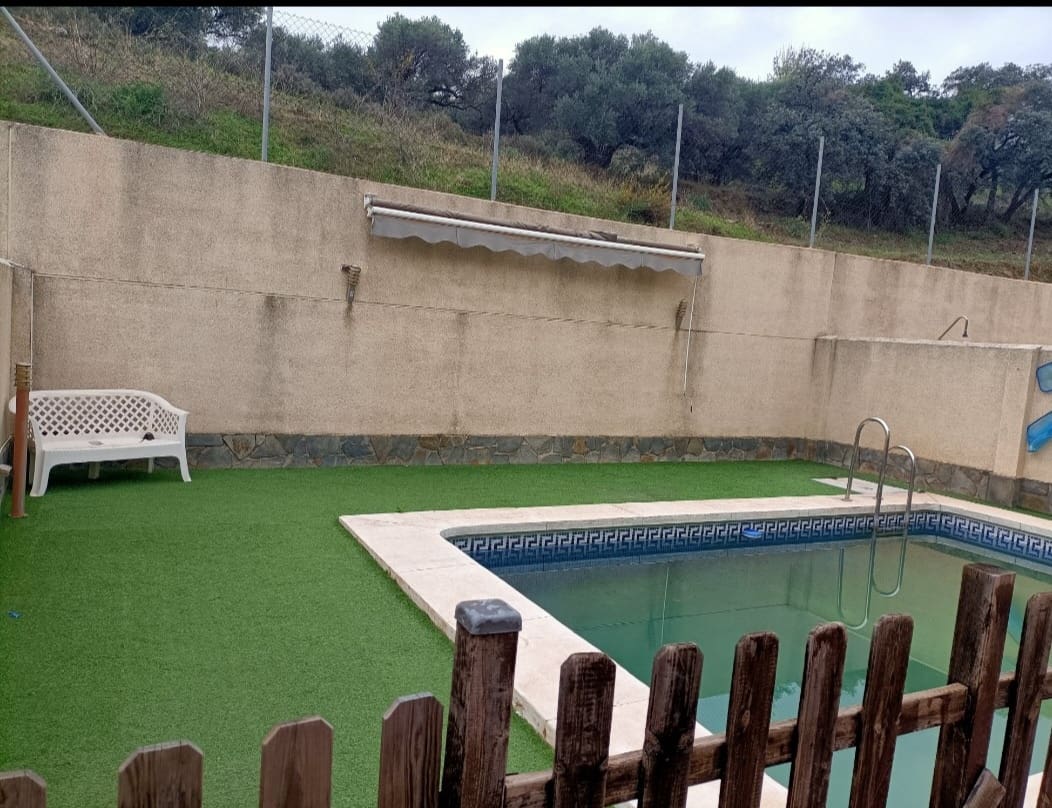 4 Zimmer Doppelhaus zu verkaufen in Alhaurin de la Torre mit Pool - 514.000 € (Ref: 9436820)