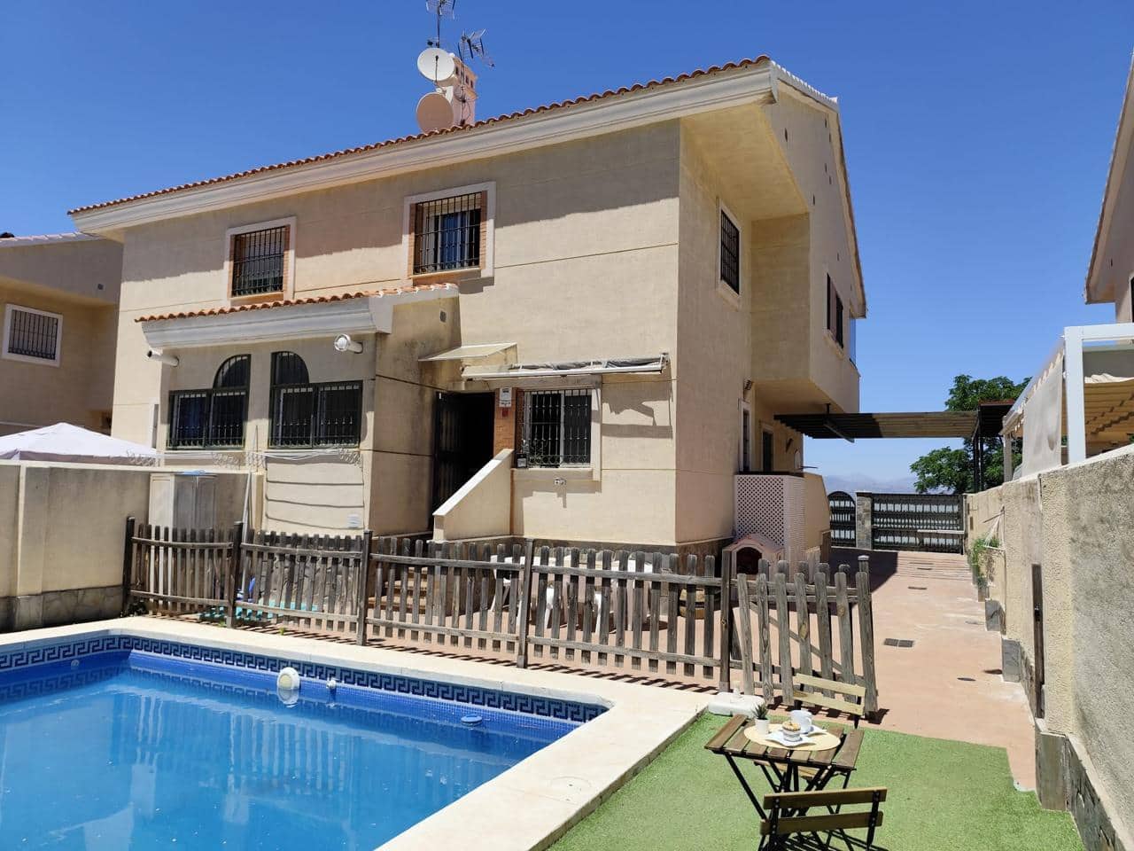 4 Zimmer Doppelhaus zu verkaufen in Alhaurin de la Torre mit Pool - 514.000 € (Ref: 9436820)