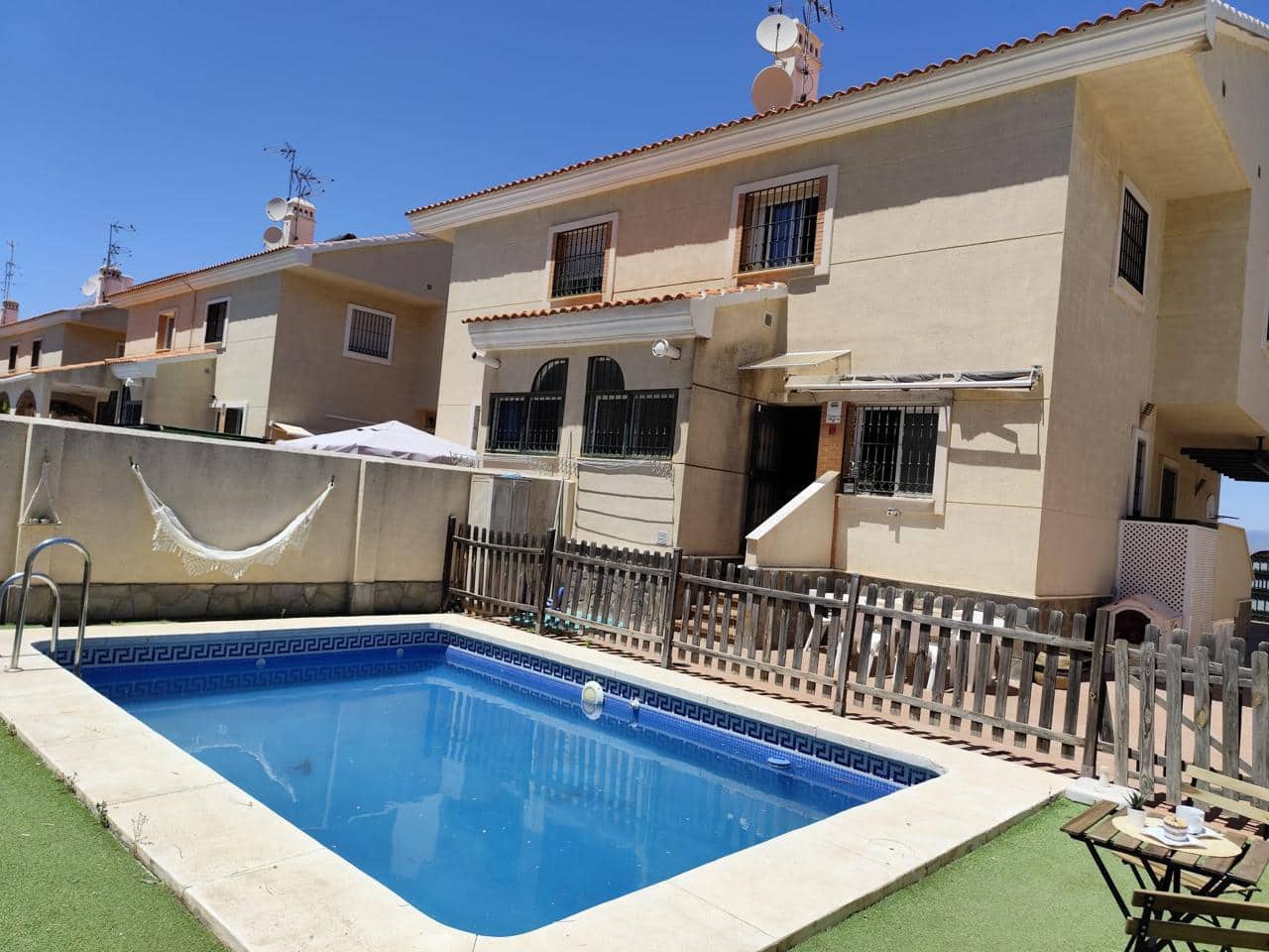 4 Zimmer Doppelhaus zu verkaufen in Alhaurin de la Torre mit Pool - 514.000 € (Ref: 9436820)