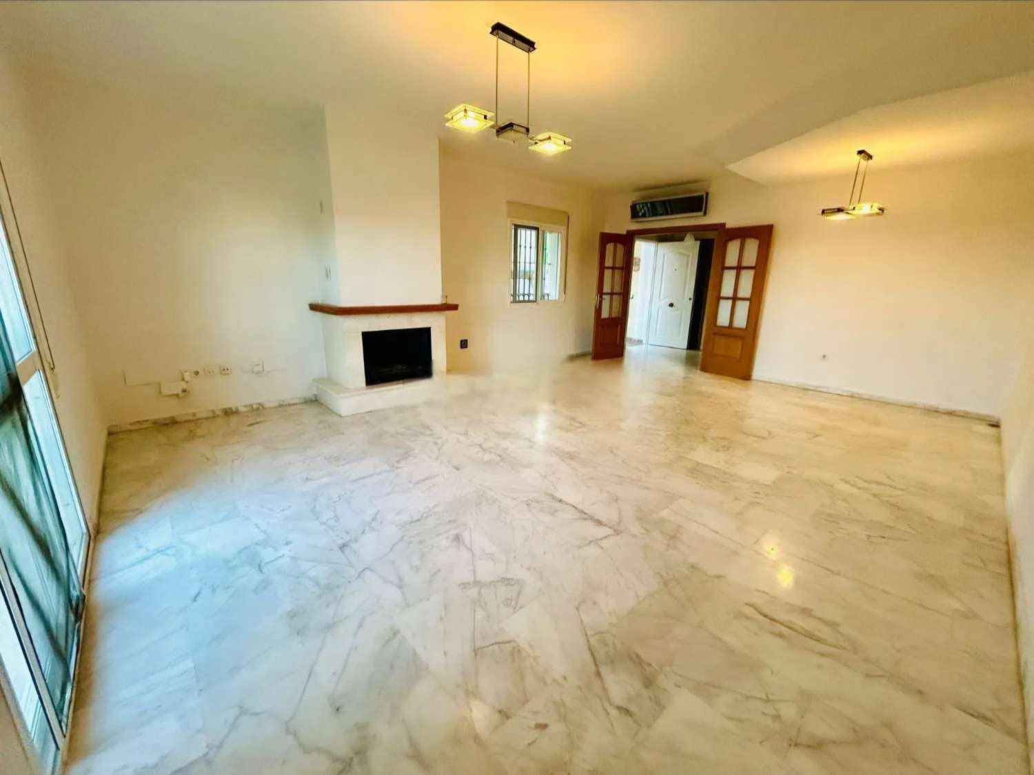 4 Zimmer Doppelhaus zu verkaufen in Alhaurin de la Torre mit Pool - 514.000 € (Ref: 9436820)