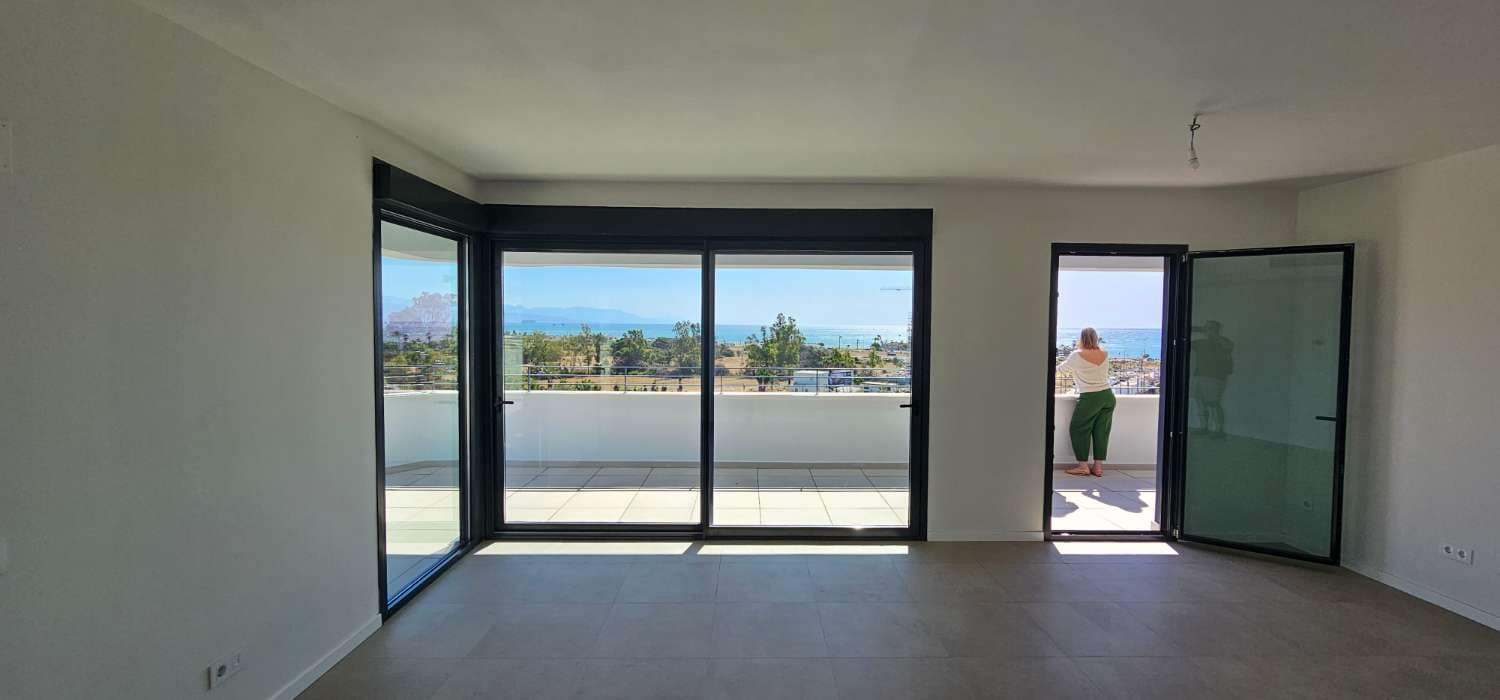 4 soverom Penthouse til salgs i Torremolinos med svømmebasseng - € 1 290 000 (Ref: 9436824)