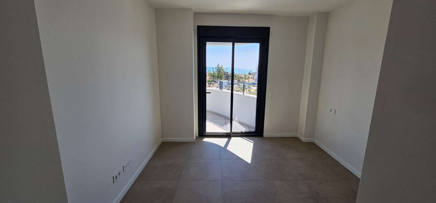 4 soverom Penthouse til salgs i Torremolinos med svømmebasseng - € 1 290 000 (Ref: 9436824)