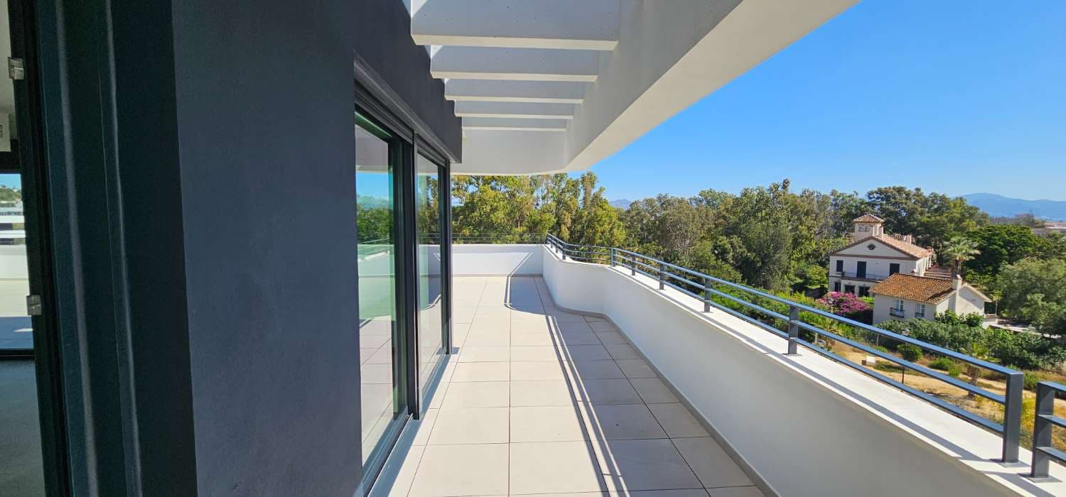 4 soverom Penthouse til salgs i Torremolinos med svømmebasseng - € 1 290 000 (Ref: 9436824)