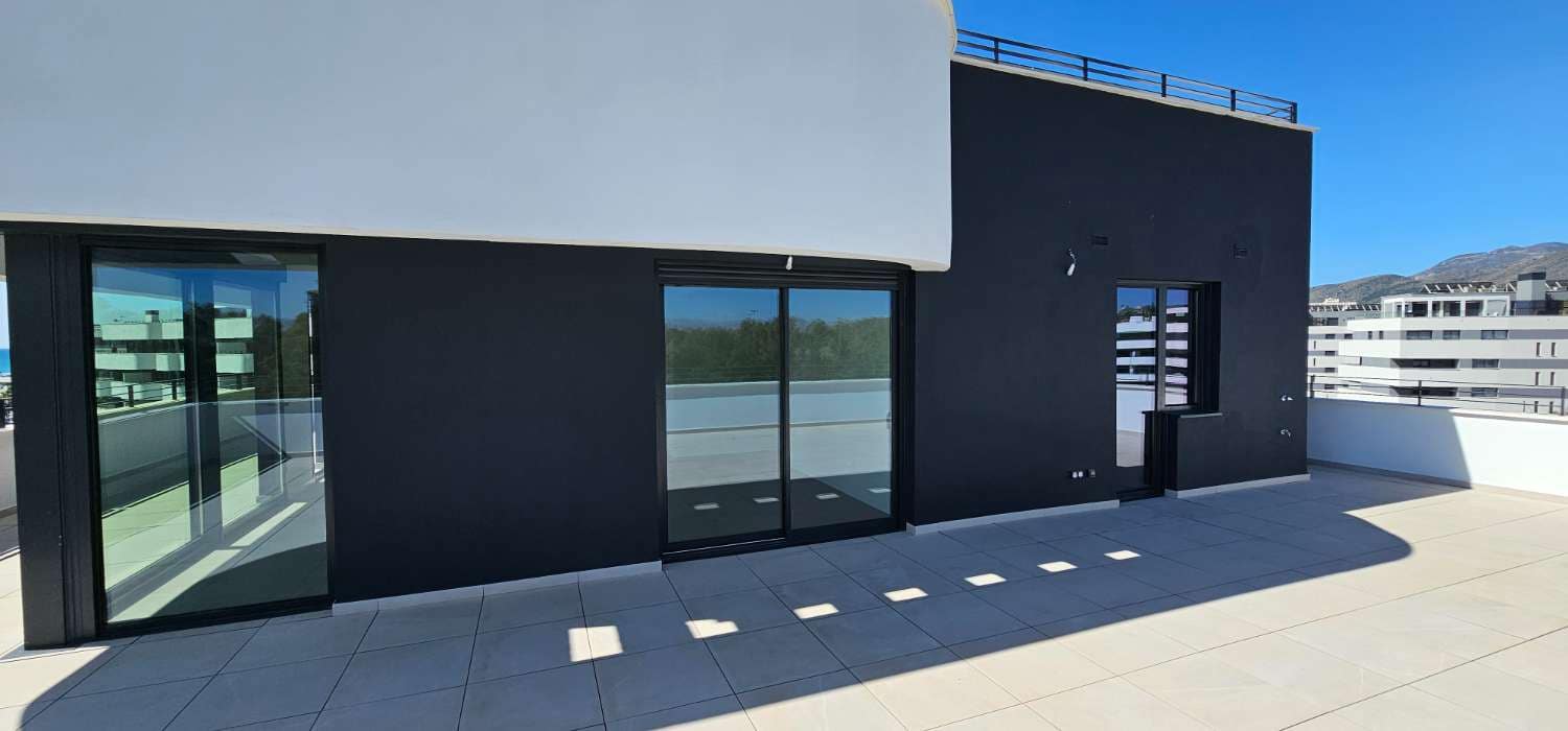 4 soverom Penthouse til salgs i Torremolinos med svømmebasseng - € 1 290 000 (Ref: 9436824)