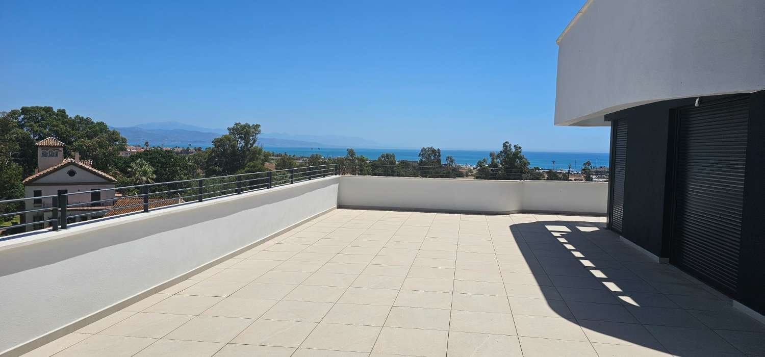 4 soverom Penthouse til salgs i Torremolinos med svømmebasseng - € 1 290 000 (Ref: 9436824)