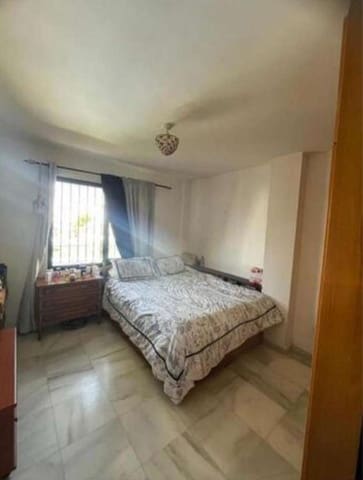 3 sypialnia Apartament przy plaży na sprzedaż w Benalmádena z basenem garażem - 400 000 € (Ref: 9436826)