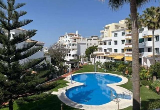 3 sypialnia Apartament przy plaży na sprzedaż w Benalmádena z basenem garażem - 400 000 € (Ref: 9436826)