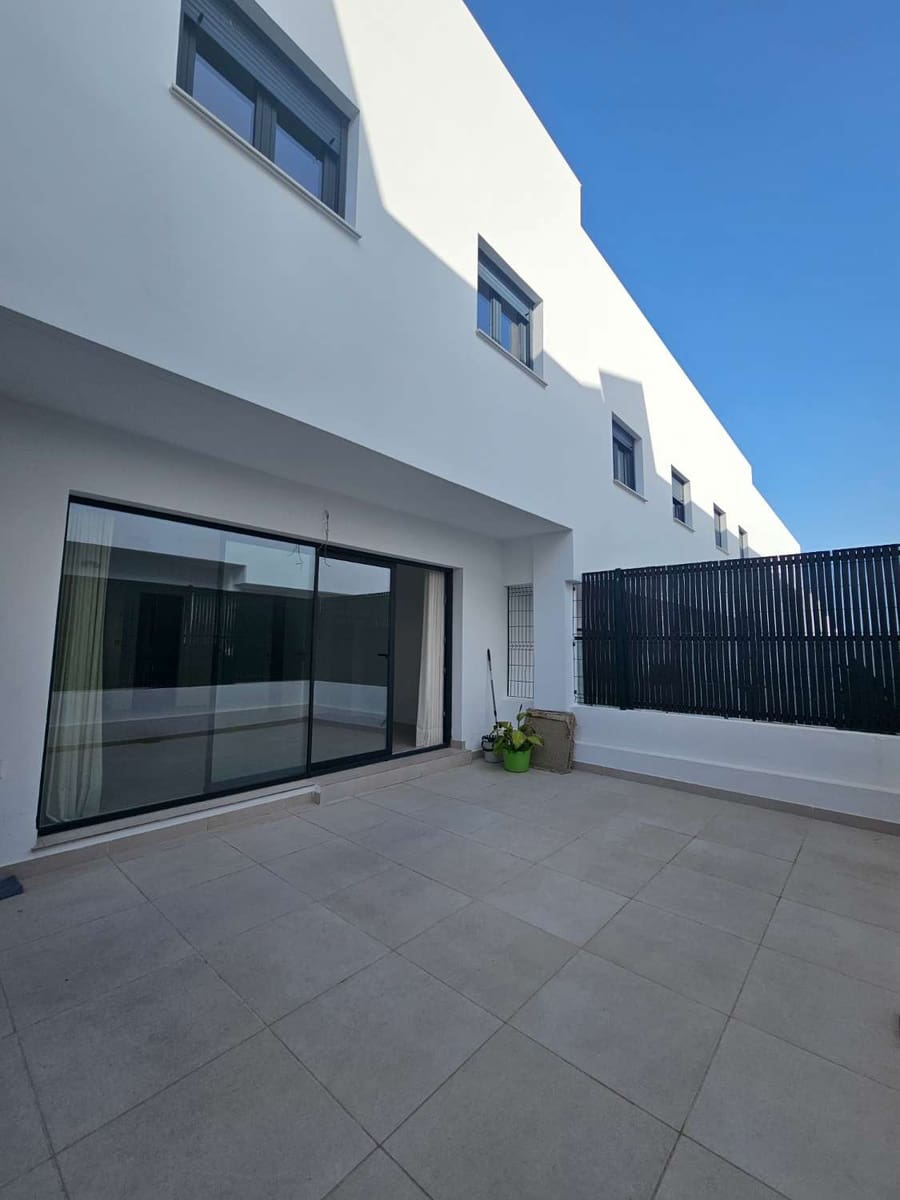 3 Zimmer Reihenhaus zu verkaufen in Alhaurin de la Torre mit Pool Garage - 450.000 € (Ref: 9436827)