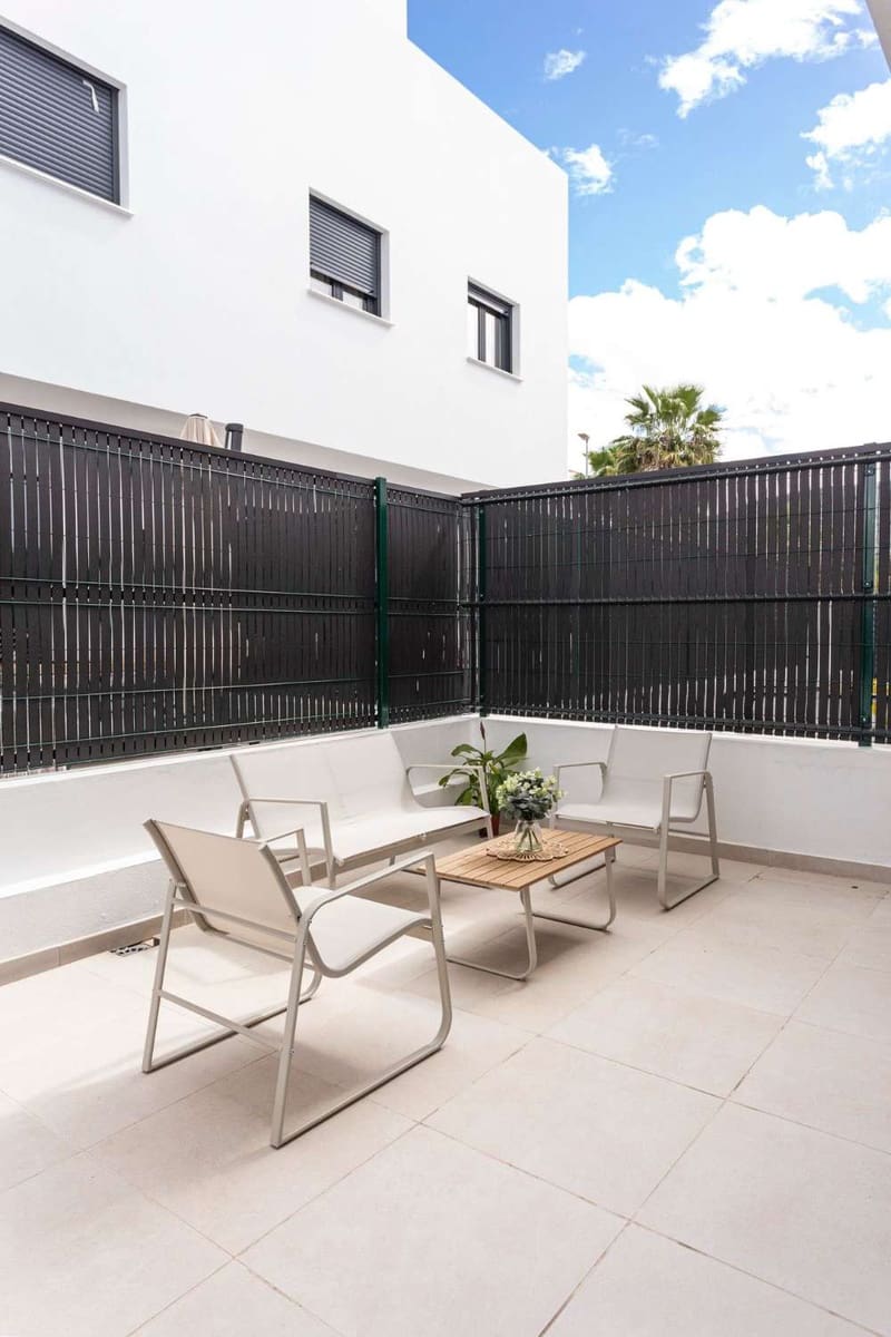 3 Zimmer Reihenhaus zu verkaufen in Alhaurin de la Torre mit Pool Garage - 450.000 € (Ref: 9436827)