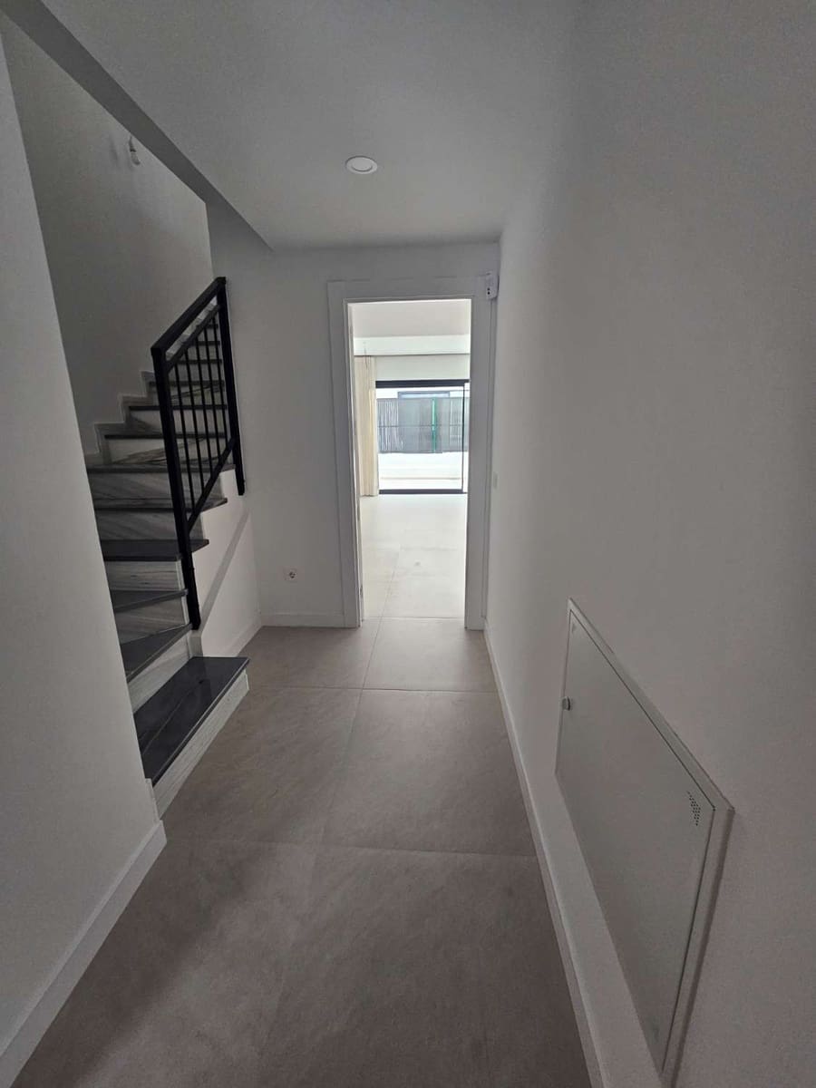 3 Zimmer Reihenhaus zu verkaufen in Alhaurin de la Torre mit Pool Garage - 450.000 € (Ref: 9436827)