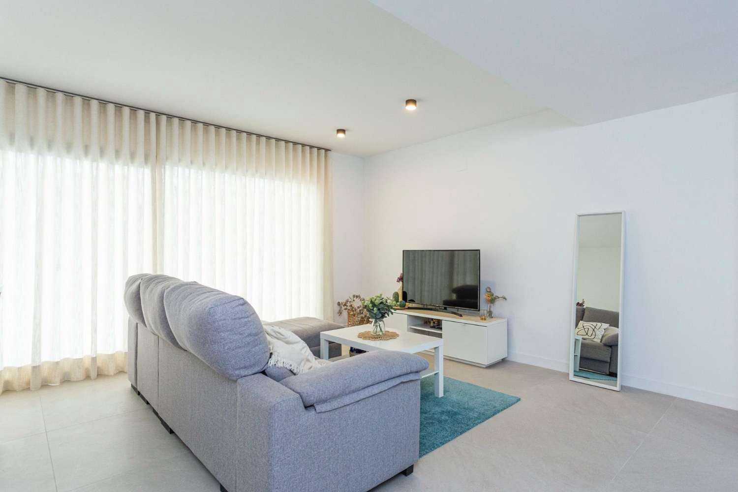 3 Zimmer Reihenhaus zu verkaufen in Alhaurin de la Torre mit Pool Garage - 450.000 € (Ref: 9436827)