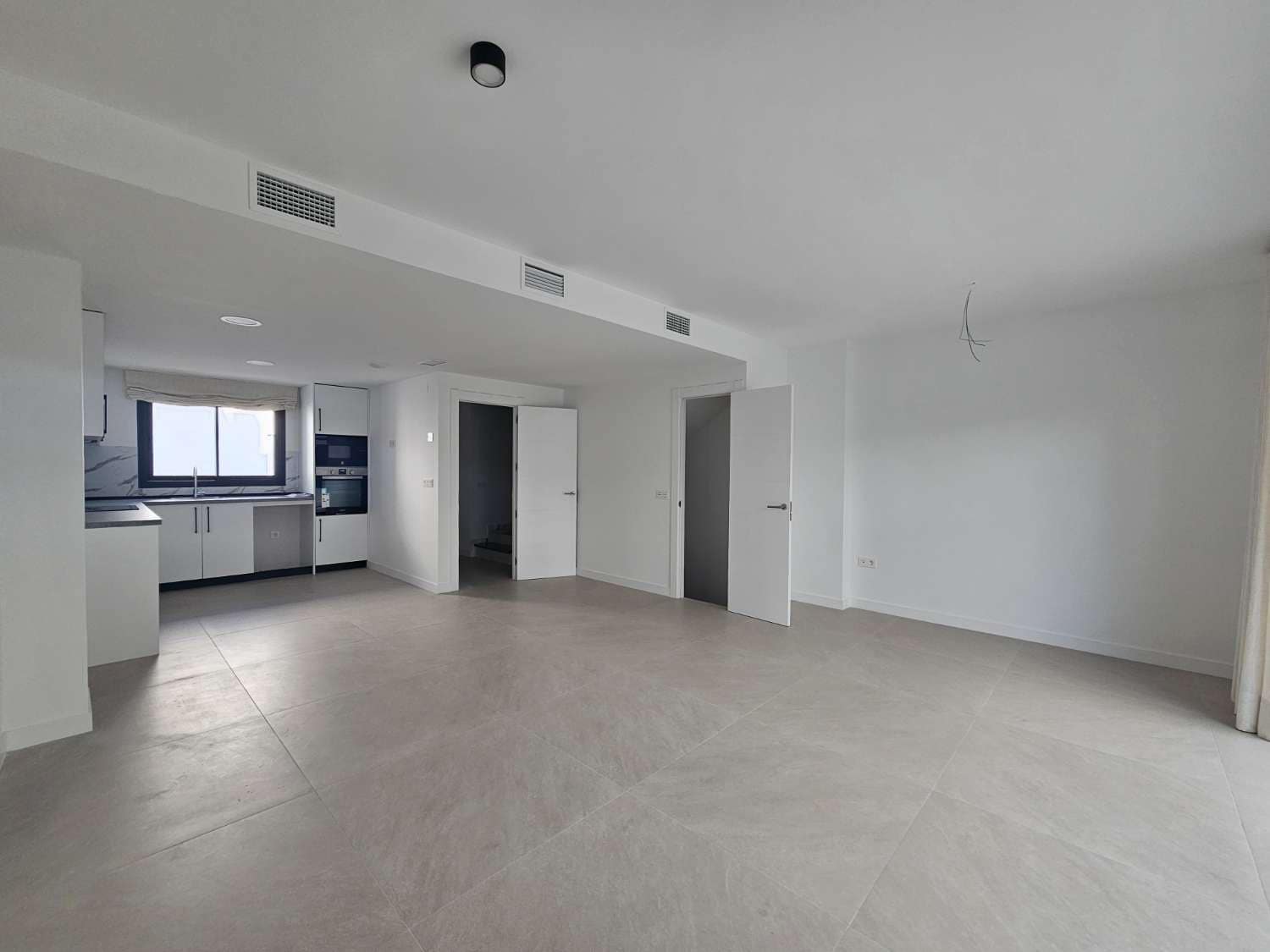 3 Zimmer Reihenhaus zu verkaufen in Alhaurin de la Torre mit Pool Garage - 450.000 € (Ref: 9436827)