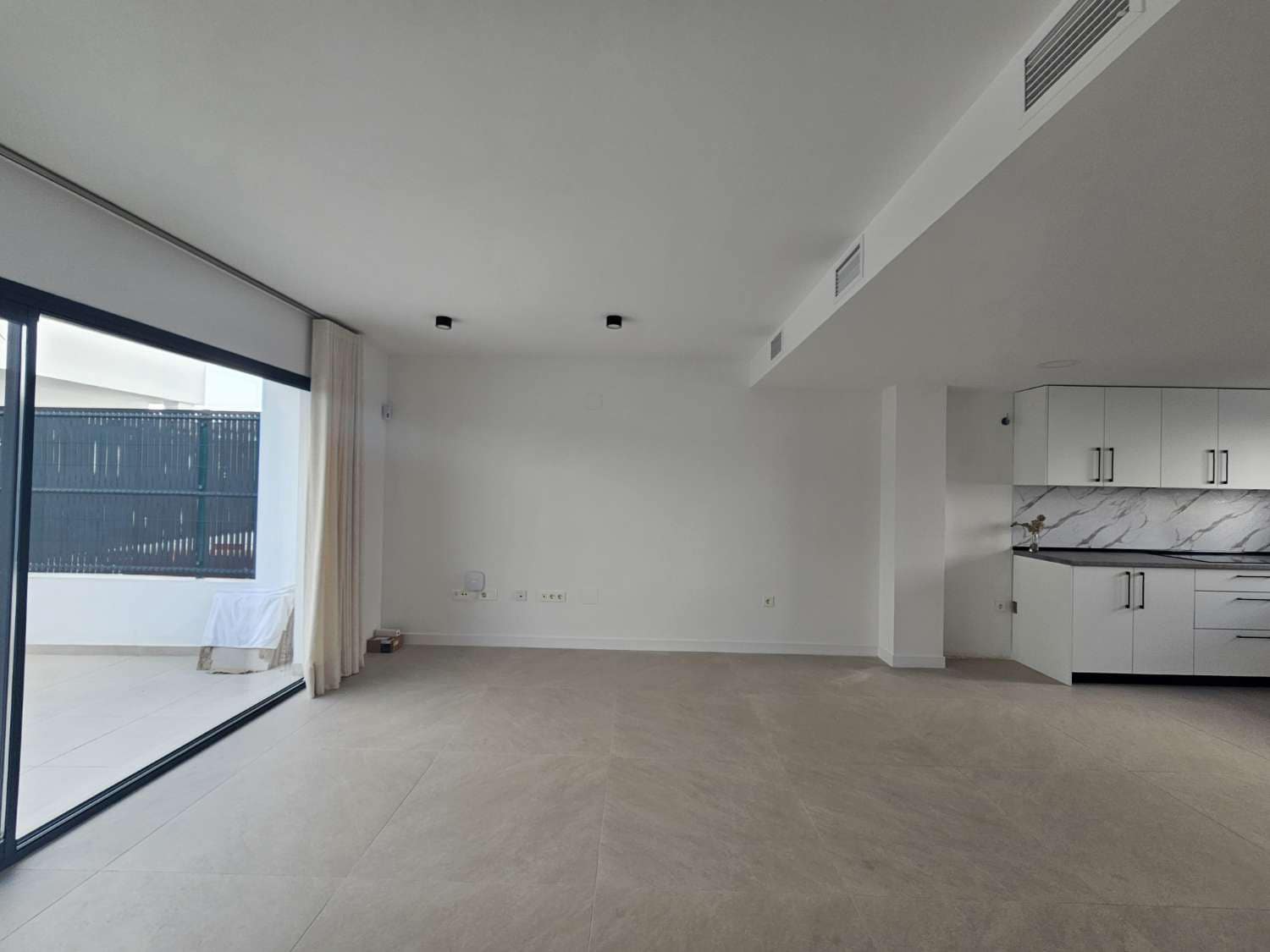 3 Zimmer Reihenhaus zu verkaufen in Alhaurin de la Torre mit Pool Garage - 450.000 € (Ref: 9436827)