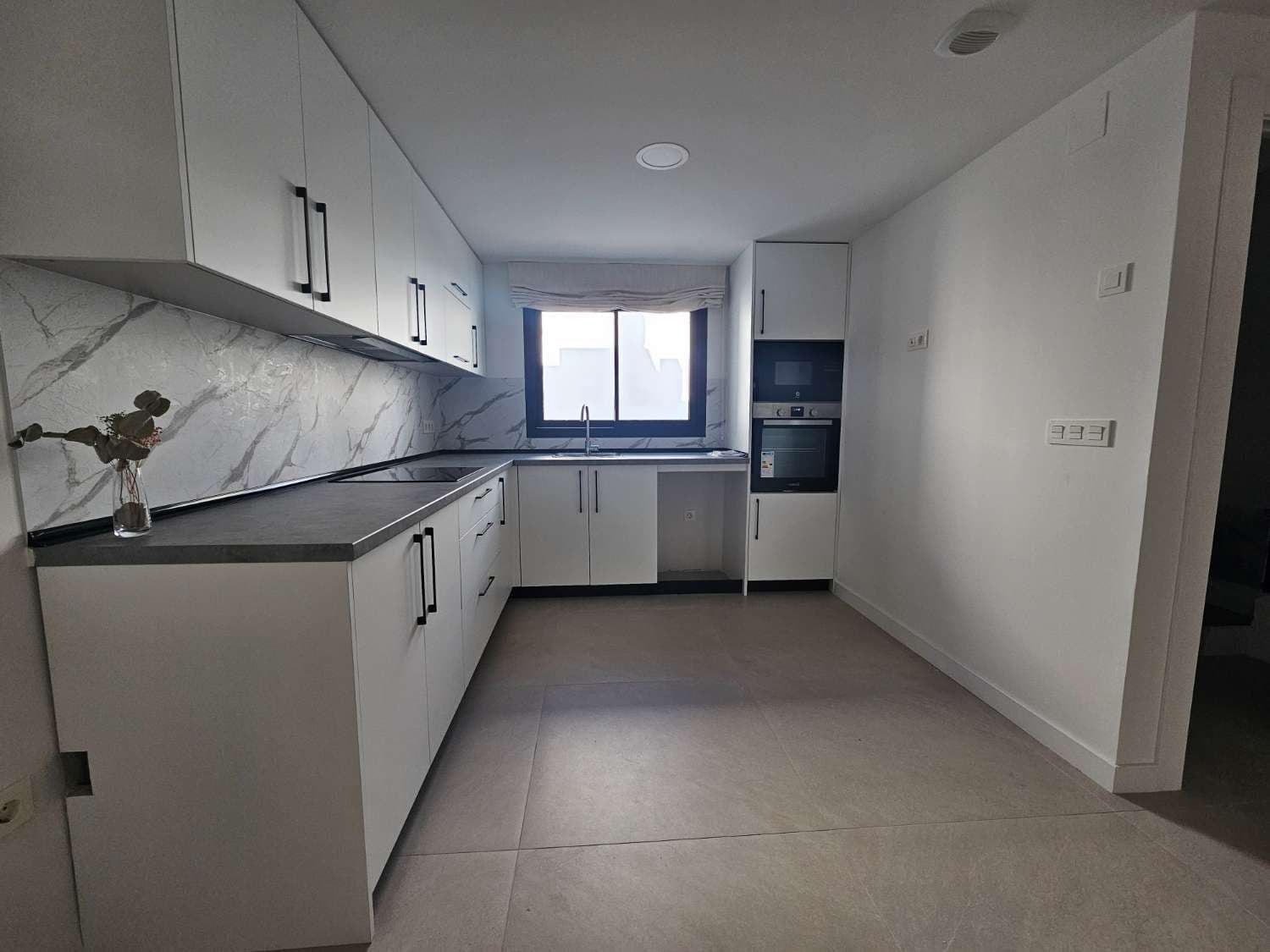 3 Zimmer Reihenhaus zu verkaufen in Alhaurin de la Torre mit Pool Garage - 450.000 € (Ref: 9436827)