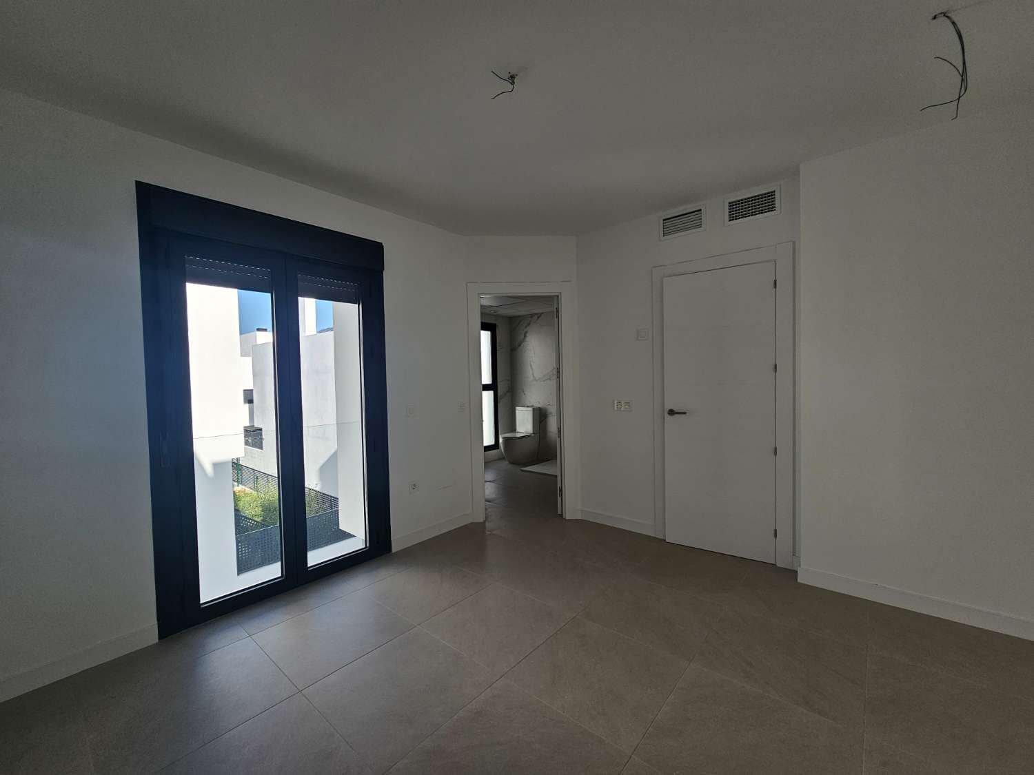 3 Zimmer Reihenhaus zu verkaufen in Alhaurin de la Torre mit Pool Garage - 450.000 € (Ref: 9436827)