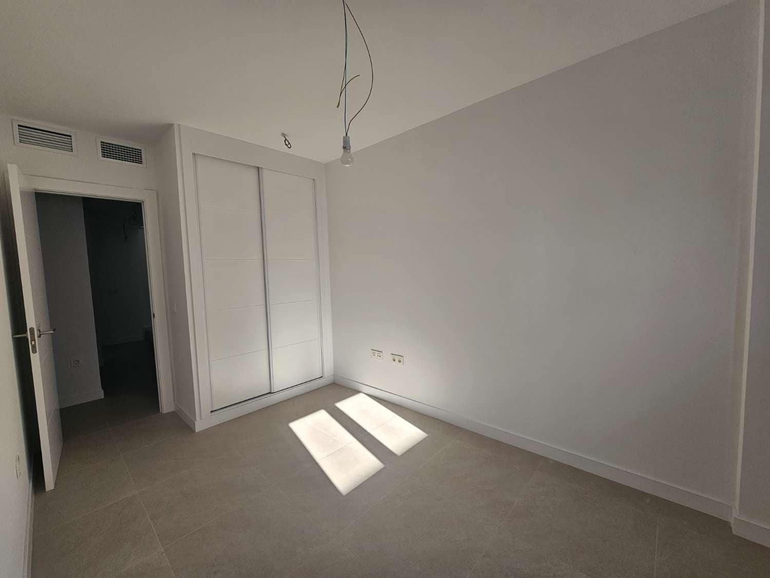3 Zimmer Reihenhaus zu verkaufen in Alhaurin de la Torre mit Pool Garage - 450.000 € (Ref: 9436827)