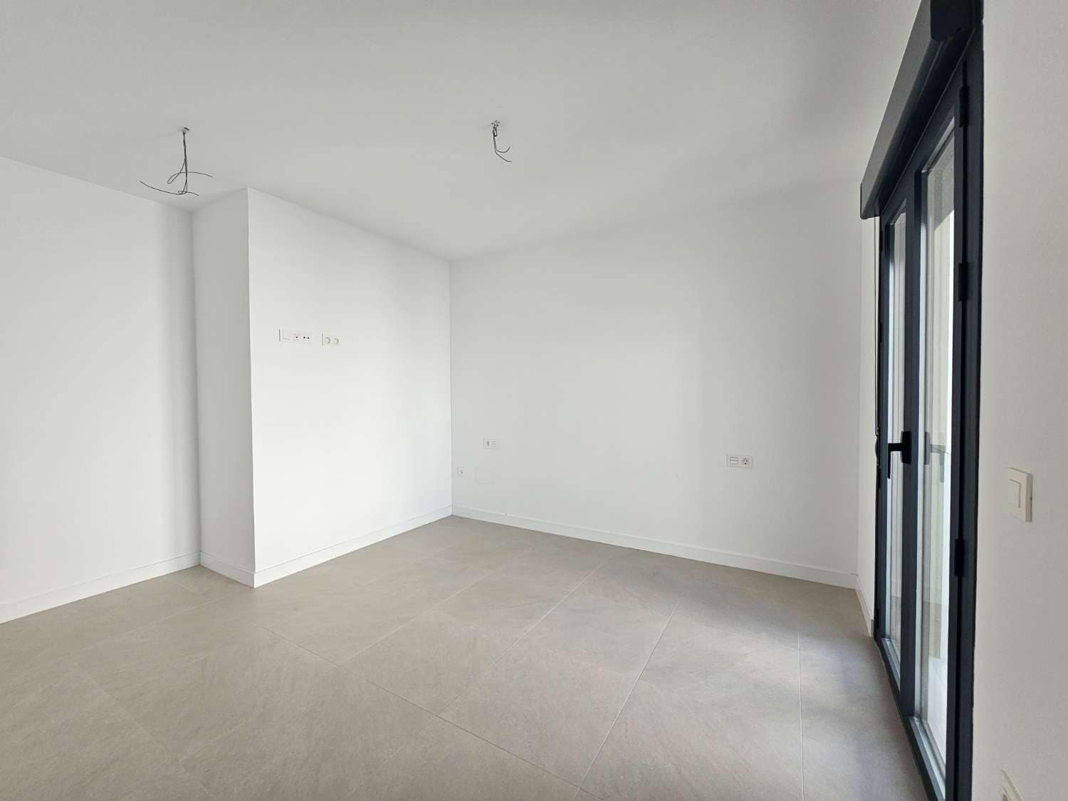 3 Zimmer Reihenhaus zu verkaufen in Alhaurin de la Torre mit Pool Garage - 450.000 € (Ref: 9436827)