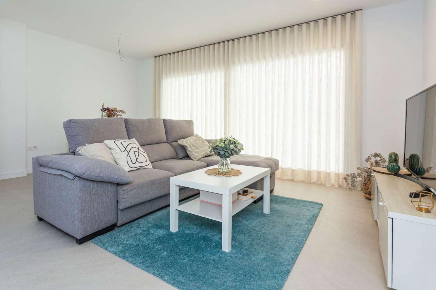 3 Zimmer Reihenhaus zu verkaufen in Alhaurin de la Torre mit Pool Garage - 450.000 € (Ref: 9436827)