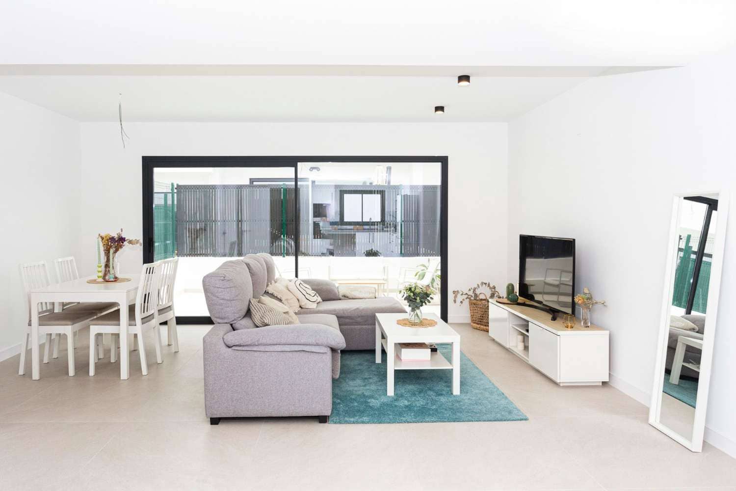 3 Zimmer Reihenhaus zu verkaufen in Alhaurin de la Torre mit Pool Garage - 450.000 € (Ref: 9436827)