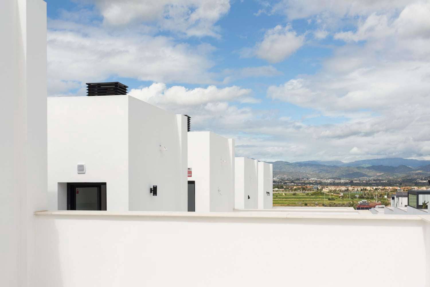 3 Zimmer Reihenhaus zu verkaufen in Alhaurin de la Torre mit Pool Garage - 450.000 € (Ref: 9436827)