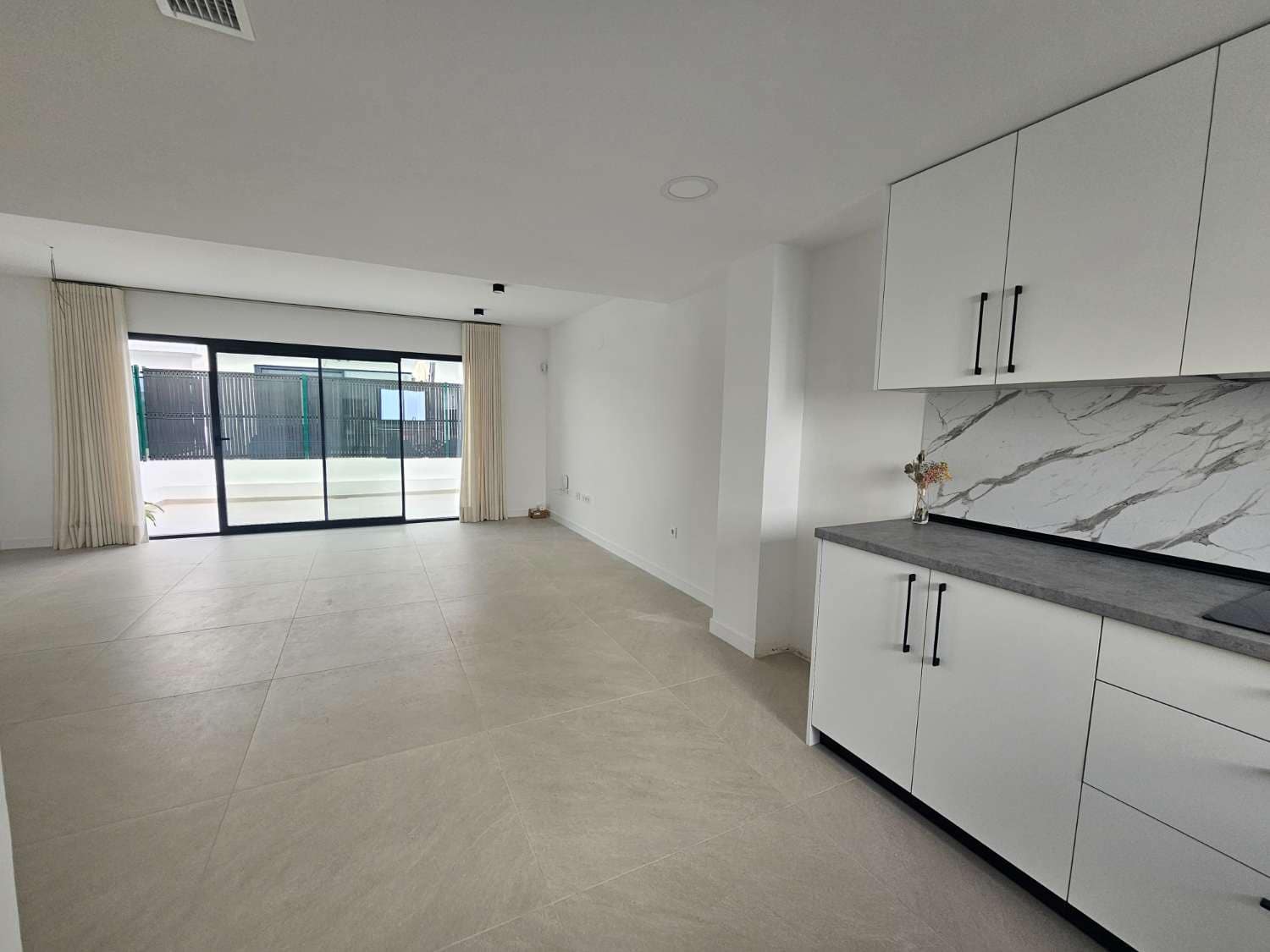 3 Zimmer Reihenhaus zu verkaufen in Alhaurin de la Torre mit Pool Garage - 450.000 € (Ref: 9436827)