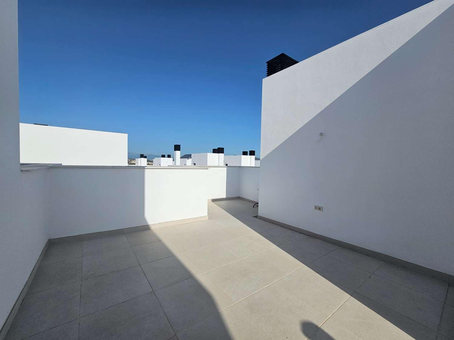 3 Zimmer Reihenhaus zu verkaufen in Alhaurin de la Torre mit Pool Garage - 450.000 € (Ref: 9436827)