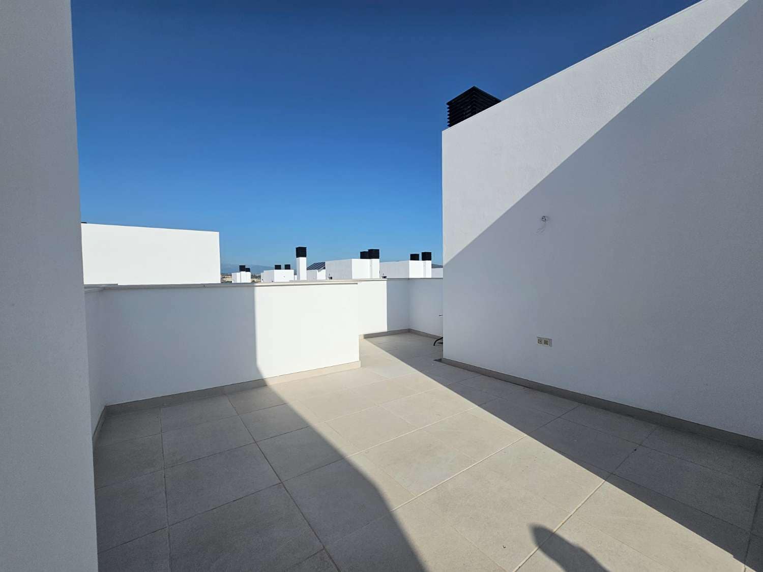 3 Zimmer Reihenhaus zu verkaufen in Alhaurin de la Torre mit Pool Garage - 450.000 € (Ref: 9436827)