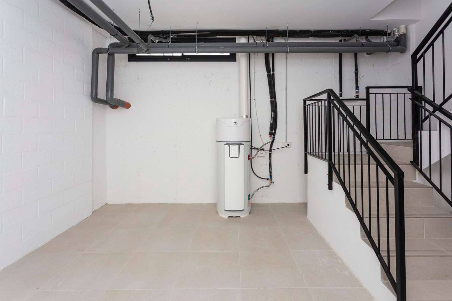 3 Zimmer Reihenhaus zu verkaufen in Alhaurin de la Torre mit Pool Garage - 450.000 € (Ref: 9436827)