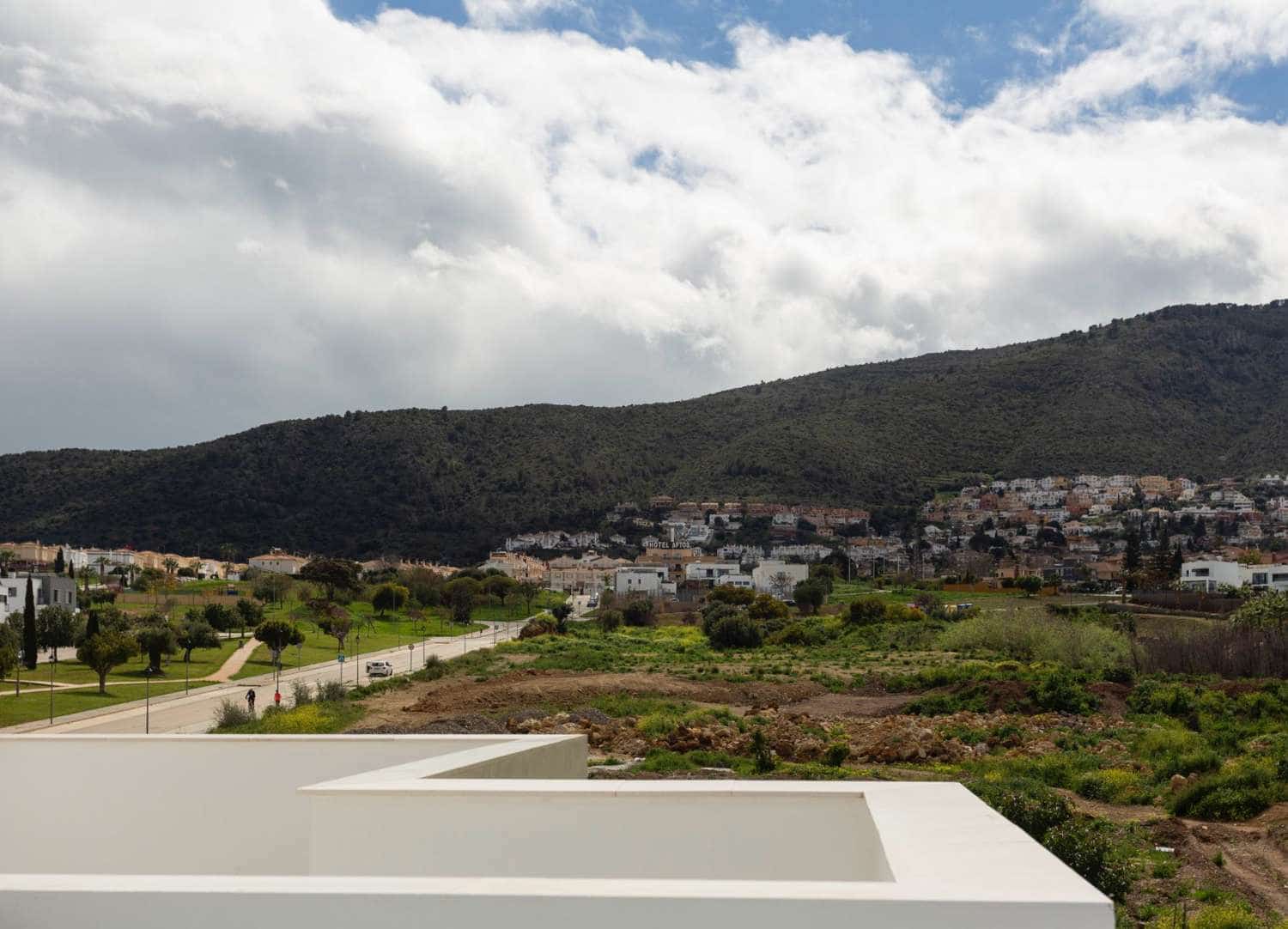 3 Zimmer Reihenhaus zu verkaufen in Alhaurin de la Torre mit Pool Garage - 450.000 € (Ref: 9436827)