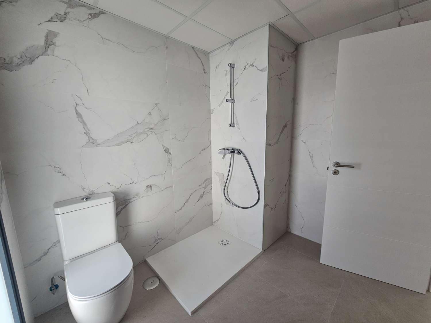 3 Zimmer Reihenhaus zu verkaufen in Alhaurin de la Torre mit Pool Garage - 450.000 € (Ref: 9436827)