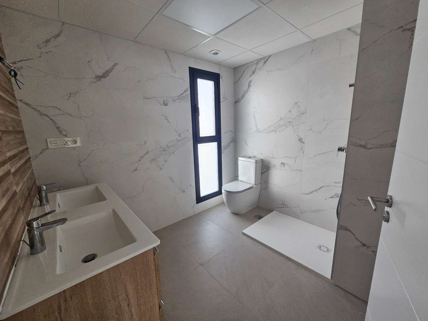 3 Zimmer Reihenhaus zu verkaufen in Alhaurin de la Torre mit Pool Garage - 450.000 € (Ref: 9436827)